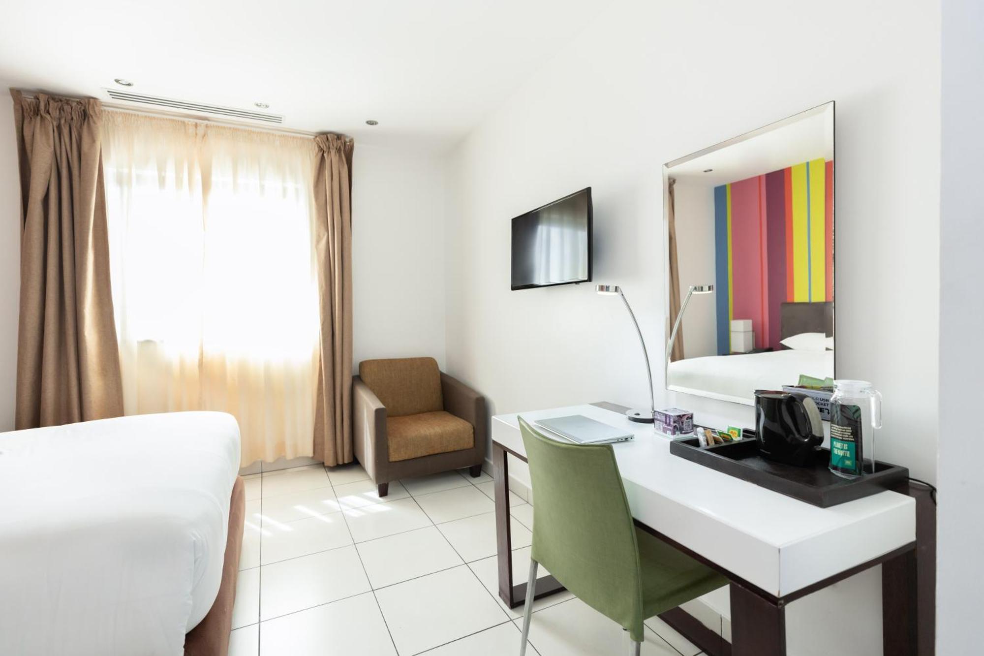 Ibis Styles Accra Airport Hotel Екстериор снимка