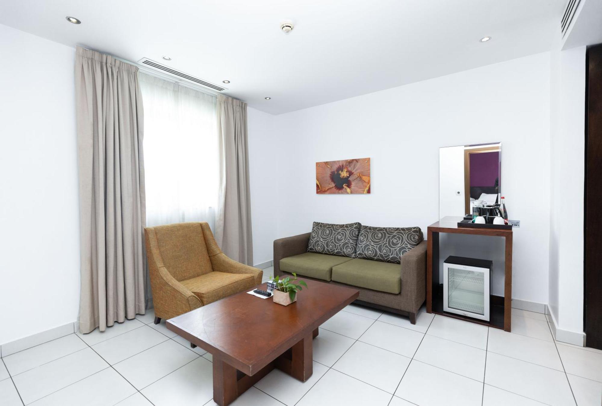 Ibis Styles Accra Airport Hotel Екстериор снимка
