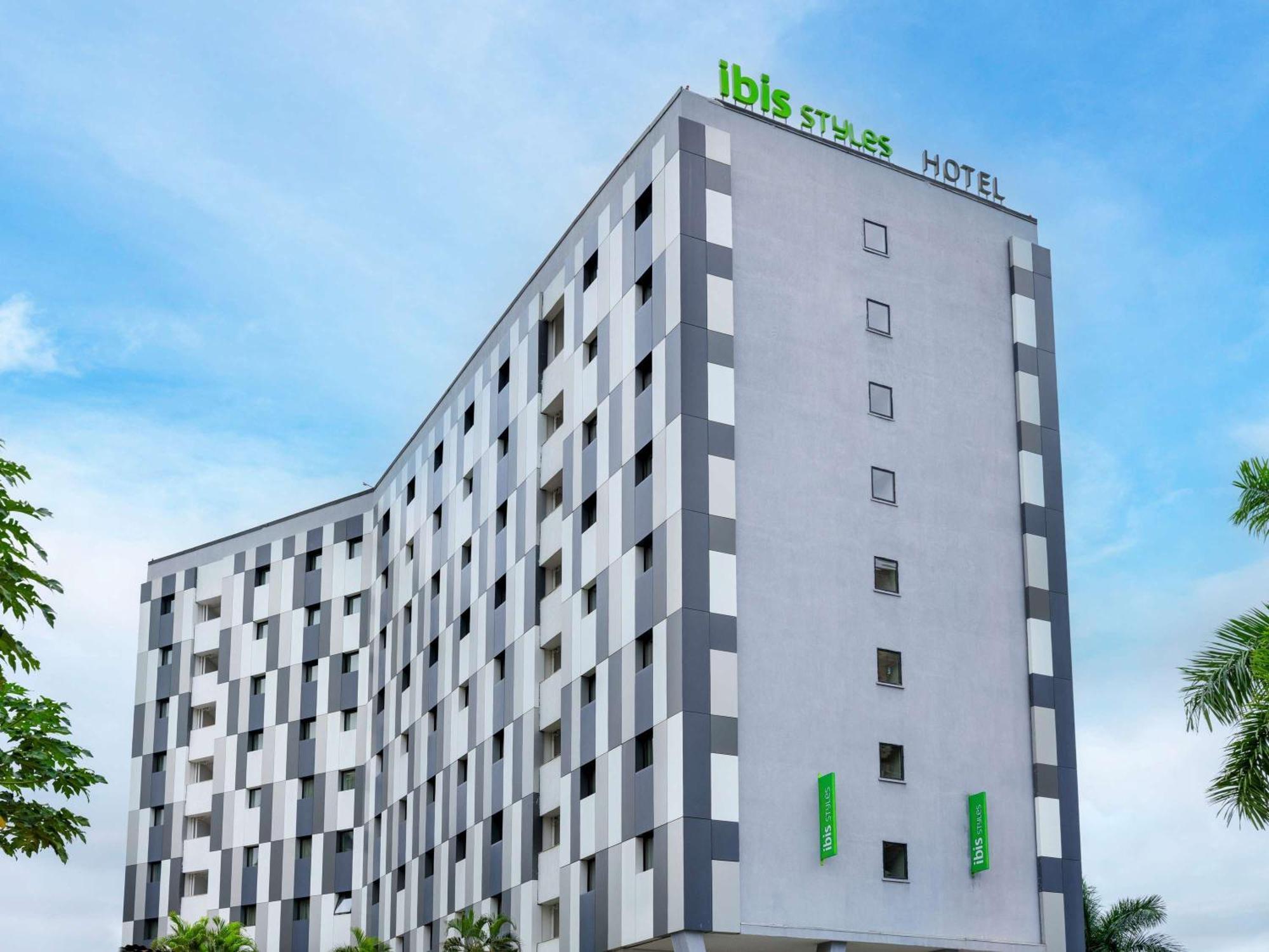 Ibis Styles Accra Airport Hotel Екстериор снимка